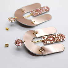 Charger l'image dans la galerie, Boucles d'oreilles en cuir •SOCA• à paillettes