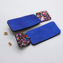 Charger l'image dans la galerie, Boucles d'oreilles en cuir •GYNE• à paillettes