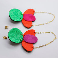 Charger l'image dans la galerie, Boucles d'oreilles en cuir •ELISE• pop