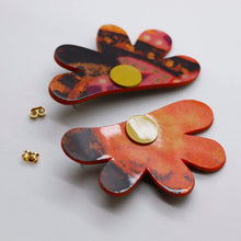 Charger l'image dans la galerie, Boucles d'oreilles en cuir •AUBA• à motifs