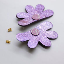 Charger l'image dans la galerie, Boucles d'oreilles en cuir •AUBA• violettes