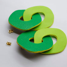Charger l'image dans la galerie, Boucles d'oreilles en cuir •DAGDA• fluos