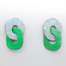 Charger l'image dans la galerie, Boucles d'oreilles en cuir •DAGDA• à paillettes