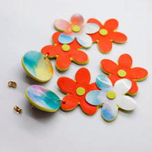 Charger l'image dans la galerie, Boucles d'oreilles en cuir •NENETTE• colorées