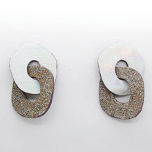 Charger l'image dans la galerie, Boucles d'oreilles en cuir •DAGDA• à paillettes