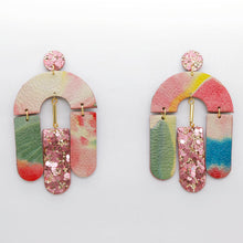Charger l'image dans la galerie, Boucles d'oreilles en cuir •SOCA• aquarelle