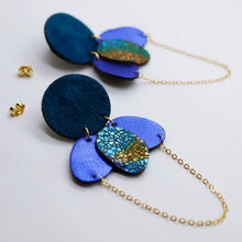 Charger l'image dans la galerie, Boucles d'oreilles en cuir •ELISE• bleues