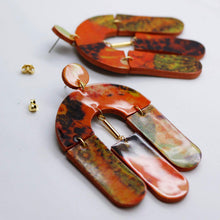 Charger l'image dans la galerie, Boucles d'oreilles en cuir •SOCA• à motifs