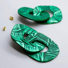 Charger l'image dans la galerie, Boucles d'oreilles en cuir •DAGDA• vertes