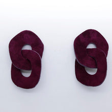 Charger l'image dans la galerie, Boucles d'oreilles en cuir •DAGDA• violettes