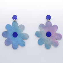Charger l'image dans la galerie, Boucles d'oreilles en cuir •SAINTA• arc-en-ciel