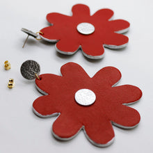 Charger l'image dans la galerie, Boucles d'oreilles en cuir •SAINTA• framboises