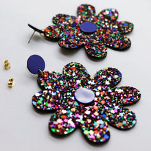 Charger l'image dans la galerie, Boucles d'oreilles en cuir •SAINTA• à paillettes
