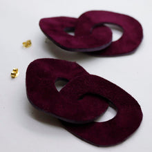 Charger l'image dans la galerie, Boucles d'oreilles en cuir •DAGDA• violettes
