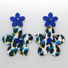 Charger l'image dans la galerie, Boucles d'oreilles en cuir •FLORBA• à motifs