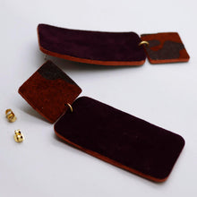 Charger l'image dans la galerie, Boucles d'oreilles en cuir •GYNE• bordeaux