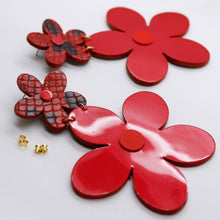Charger l'image dans la galerie, Boucles d'oreilles en cuir •FLORBA• rouges