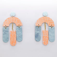 Charger l'image dans la galerie, Boucles d'oreilles en cuir •SOCA• bicolores