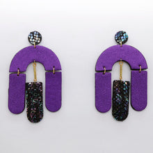 Charger l'image dans la galerie, Boucles d'oreilles en cuir •SOCA• violettes