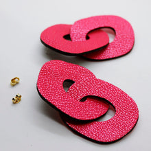 Charger l'image dans la galerie, Boucles d'oreilles en cuir •DAGDA• roses