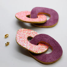 Charger l'image dans la galerie, Boucles d'oreilles en cuir •DAGDA• à paillettes