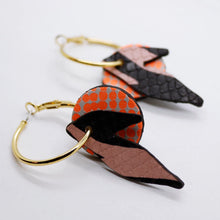 Charger l'image dans la galerie, Boucles d'oreilles en cuir •ROSALIA• à motifs