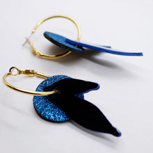 Charger l'image dans la galerie, Boucles d'oreilles en cuir •ROSALIA• à paillettes