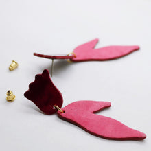 Charger l'image dans la galerie, Boucles d'oreilles en cuir •BIBA• roses
