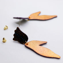 Charger l'image dans la galerie, Boucles d'oreilles en cuir •BIBA• moutardes