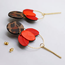 Charger l'image dans la galerie, Boucles d'oreilles en cuir •ELISE• rouges