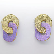 Charger l'image dans la galerie, Boucles d'oreilles en cuir •DAGDA• irisées