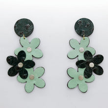 Charger l'image dans la galerie, Boucles d'oreilles en cuir •NENETTE• vertes