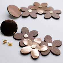 Charger l'image dans la galerie, Boucles d'oreilles en cuir •NENETTE• à paillettes
