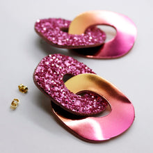 Charger l'image dans la galerie, Boucles d'oreilles en cuir •DAGDA• à paillettes