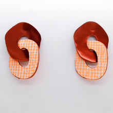 Charger l'image dans la galerie, Boucles d'oreilles en cuir •DAGDA• orangées