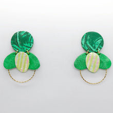 Charger l'image dans la galerie, Boucles d'oreilles en cuir •ELISE• vertes