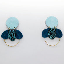 Charger l'image dans la galerie, Boucles d'oreilles en cuir •ELISE• bleues
