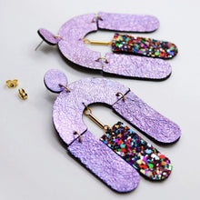 Charger l'image dans la galerie, Boucles d'oreilles en cuir •SOCA• violettes