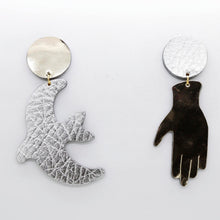 Charger l'image dans la galerie, Boucles d'oreilles en cuir •GIGI• argentées