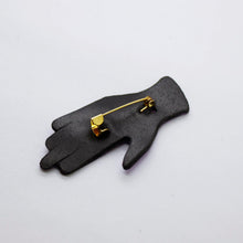Charger l'image dans la galerie, Broche en cuir •GIGI• violette