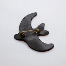 Charger l'image dans la galerie, Broche en cuir •GIGI• framboise