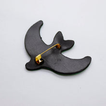 Charger l'image dans la galerie, Broche en cuir •GIGI• verte