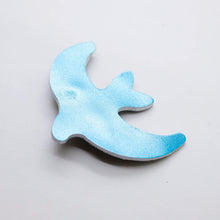 Charger l'image dans la galerie, Broche en cuir •GIGI• bleue