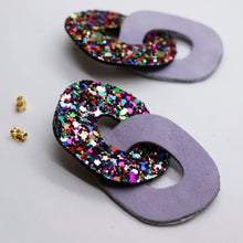 Charger l'image dans la galerie, Boucles d'oreilles en cuir •DAGDA• à paillettes