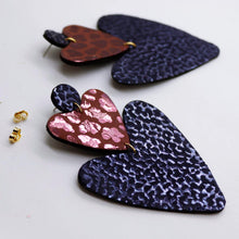 Charger l'image dans la galerie, Boucles d'oreilles en cuir •BELLÄ• noires
