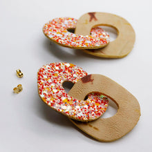 Charger l'image dans la galerie, Boucles d'oreilles en cuir •DAGDA• à paillettes