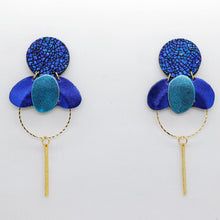 Charger l'image dans la galerie, Boucles d'oreilles en cuir •ELISE• bleues