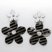Charger l'image dans la galerie, Boucles d'oreilles en cuir •FLORBA• argents