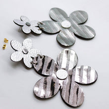 Charger l'image dans la galerie, Boucles d'oreilles en cuir •FLORBA• argents