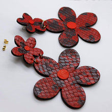 Charger l'image dans la galerie, Boucles d'oreilles en cuir •FLORBA• tachetées